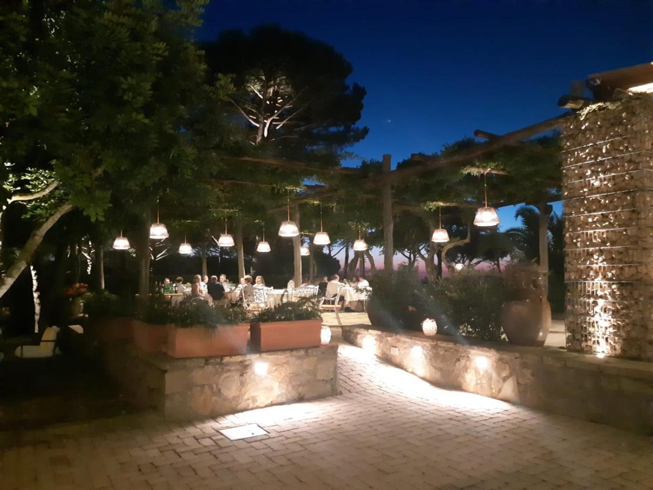 Hotel Oasi Olimpia Relais SantʼAgata sui Due Golfi Exterior foto